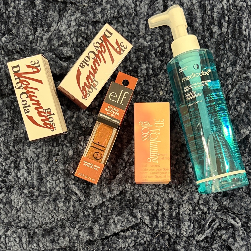 Makeup bundle